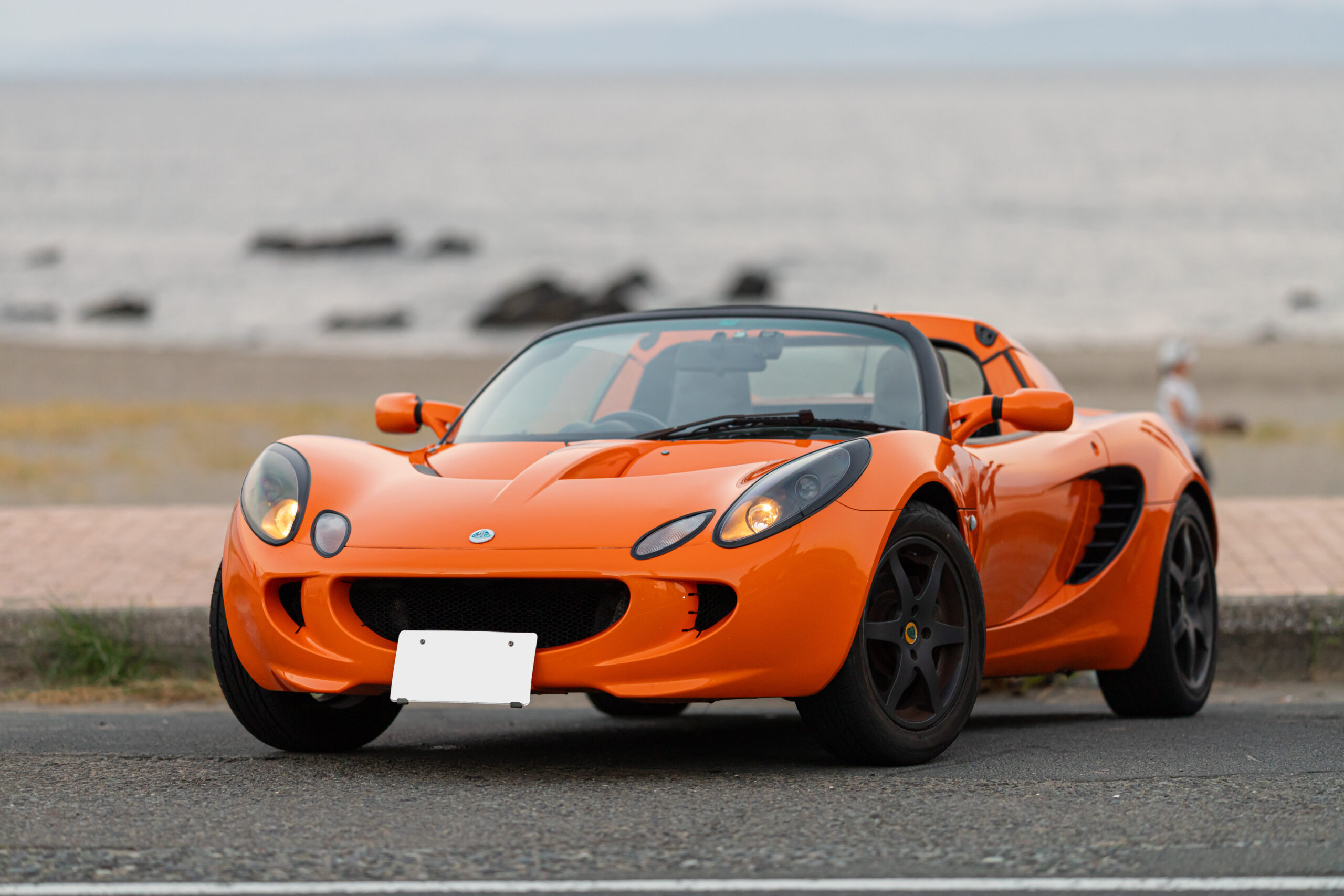 ロータス・エリーゼがCARROZZAレンタカーに仲間入りしました！